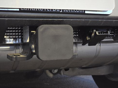 New 2025 Land Rover Defender 110 X-Dynamic SE image 18