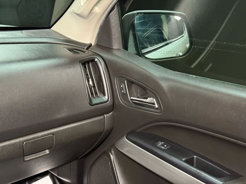 Used 2016 Chevrolet Colorado LT w/ LT Convenience Package image 24