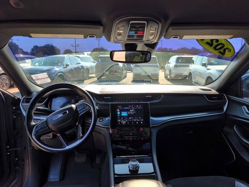 Used 2021 Jeep Grand Cherokee L Laredo AWD/4WD image 11