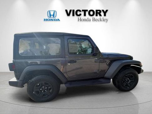 Used 2025 Jeep Wrangler Sport AWD/4WD image 6