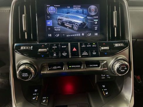 Used 2024 Lexus LX 600 F Sport AWD/4WD image 23