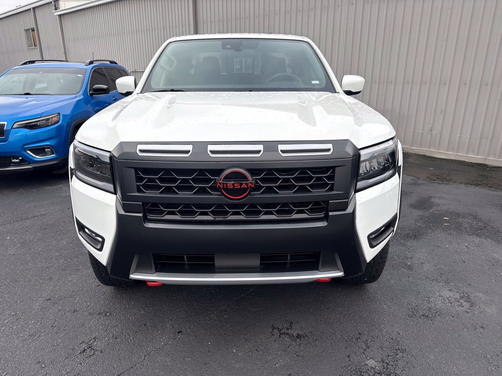 Used 2026 Nissan Frontier PRO-4X AWD/4WD image 2