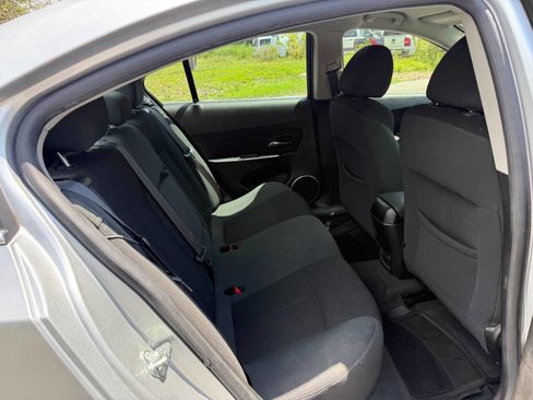 Used 2011 Chevrolet Cruze LT image 13