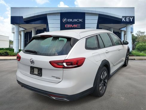 Used 2020 Buick Regal Preferred w/ Sights and Sounds Package image 4