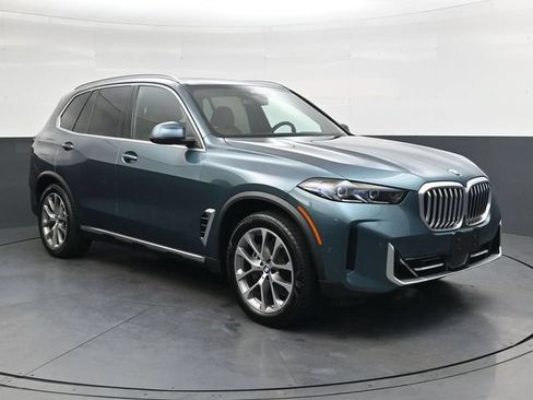 Used 2024 BMW X5 xDrive40i w/ Premium Package AWD/4WD image 2