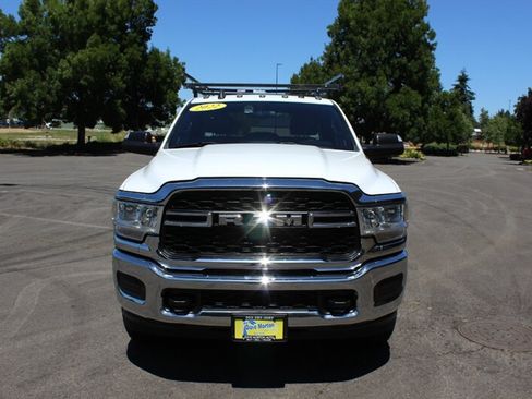 Used 2022 RAM 2500 Tradesman w/ Chrome Appearance Group AWD/4WD image 6