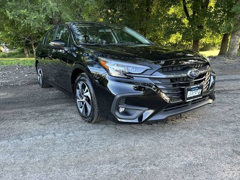 Used 2025 Subaru Legacy Premium AWD/4WD image 2