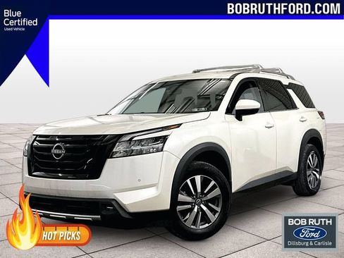 Used 2023 Nissan Pathfinder SL w/ Black Appearance Package AWD/4WD image 1
