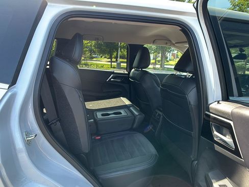 Used 2024 Mitsubishi Outlander SE AWD/4WD image 20