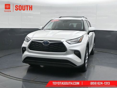 Used 2023 Toyota Highlander Limited w/ Protection Package #3 (TMS) AWD/4WD image 6