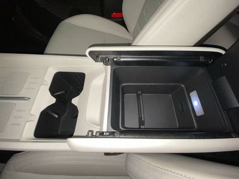 Used 2025 Hyundai Santa Fe Calligraphy AWD/4WD image 21