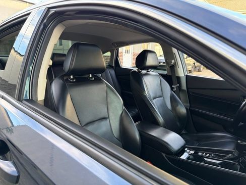 Used 2023 Honda Accord Touring image 11