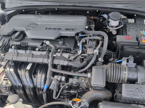 Used 2024 Hyundai Elantra Limited FWD image 14