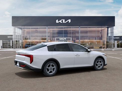 New 2025 Kia K4 LXS FWD image 6