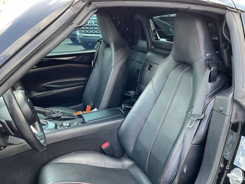 Used 2019 MAZDA MX-5 Miata RF Grand Touring RWD image 19