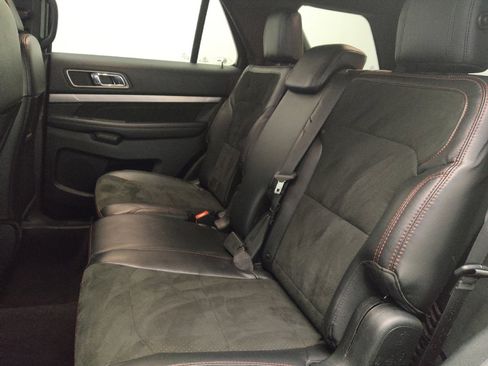 Used 2019 Ford Explorer XLT w/ Equipment Group 202A image 18