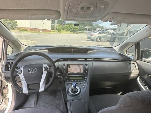 Used 2011 Toyota Prius Five image 25