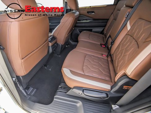 New 2026 Nissan Pathfinder Platinum image 22