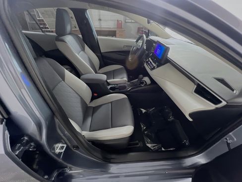 Used 2025 Toyota Corolla LE image 31