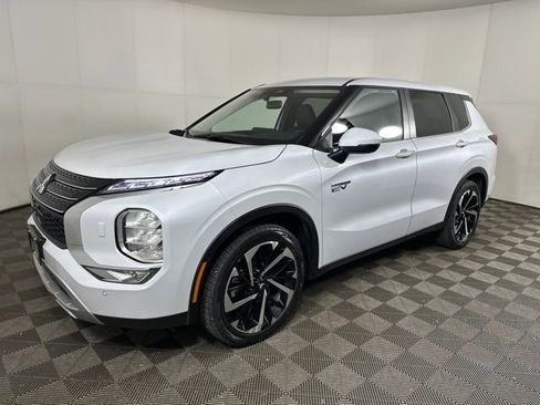 Used 2024 Mitsubishi Outlander SE image 7