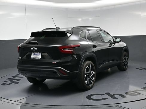 Used 2024 Chevrolet Trax RS w/ Driver Confidence Package FWD image 9