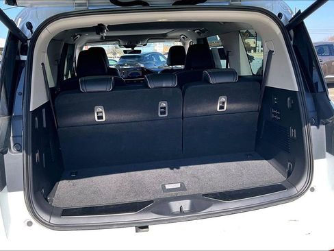 Certified 2025 INFINITI QX80 Luxe image 50