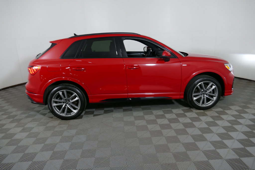 Used 2024 Audi Q3 2.0T Premium Plus AWD/4WD image 2