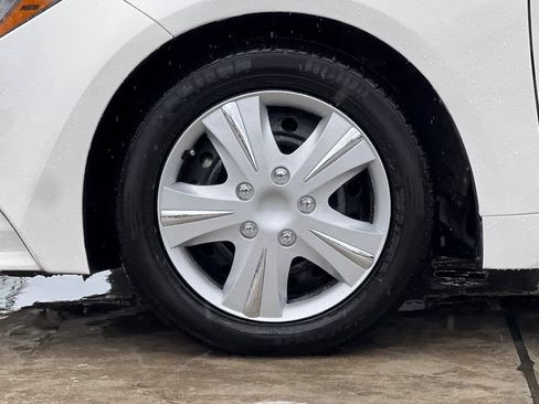 Used 2023 Toyota Corolla LE image 33