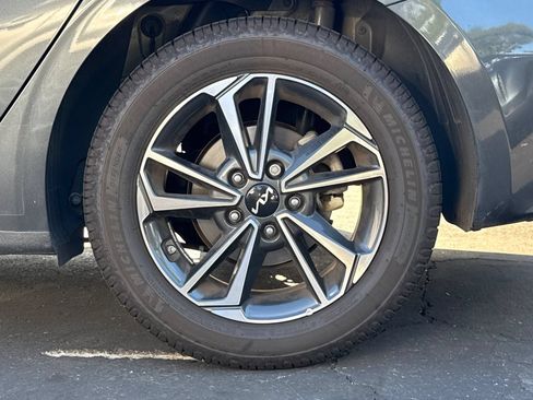 Used 2024 Kia Forte LXS FWD image 4