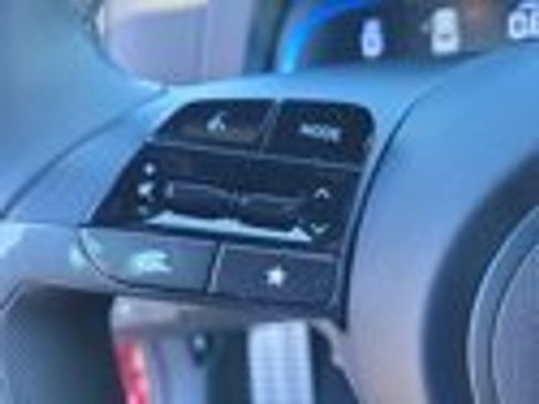 Used 2025 Hyundai Elantra Sport image 22