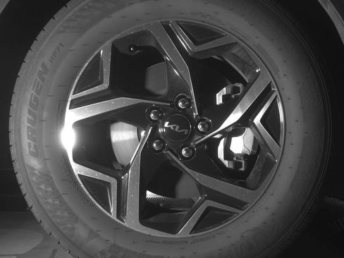 Used 2025 Kia Sportage LX image 13