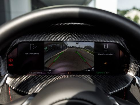 Used 2024 McLaren 750S Spider image 25