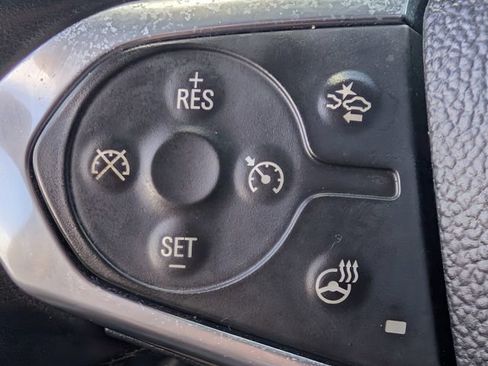 Used 2023 Chevrolet Traverse RS AWD/4WD image 32