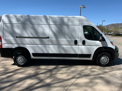 Used 2025 RAM ProMaster 2500 w/ Convenience Group image 6