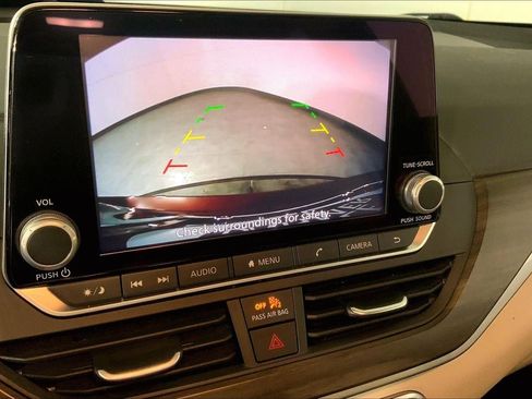 Used 2025 Nissan Altima 2.5 SV image 21