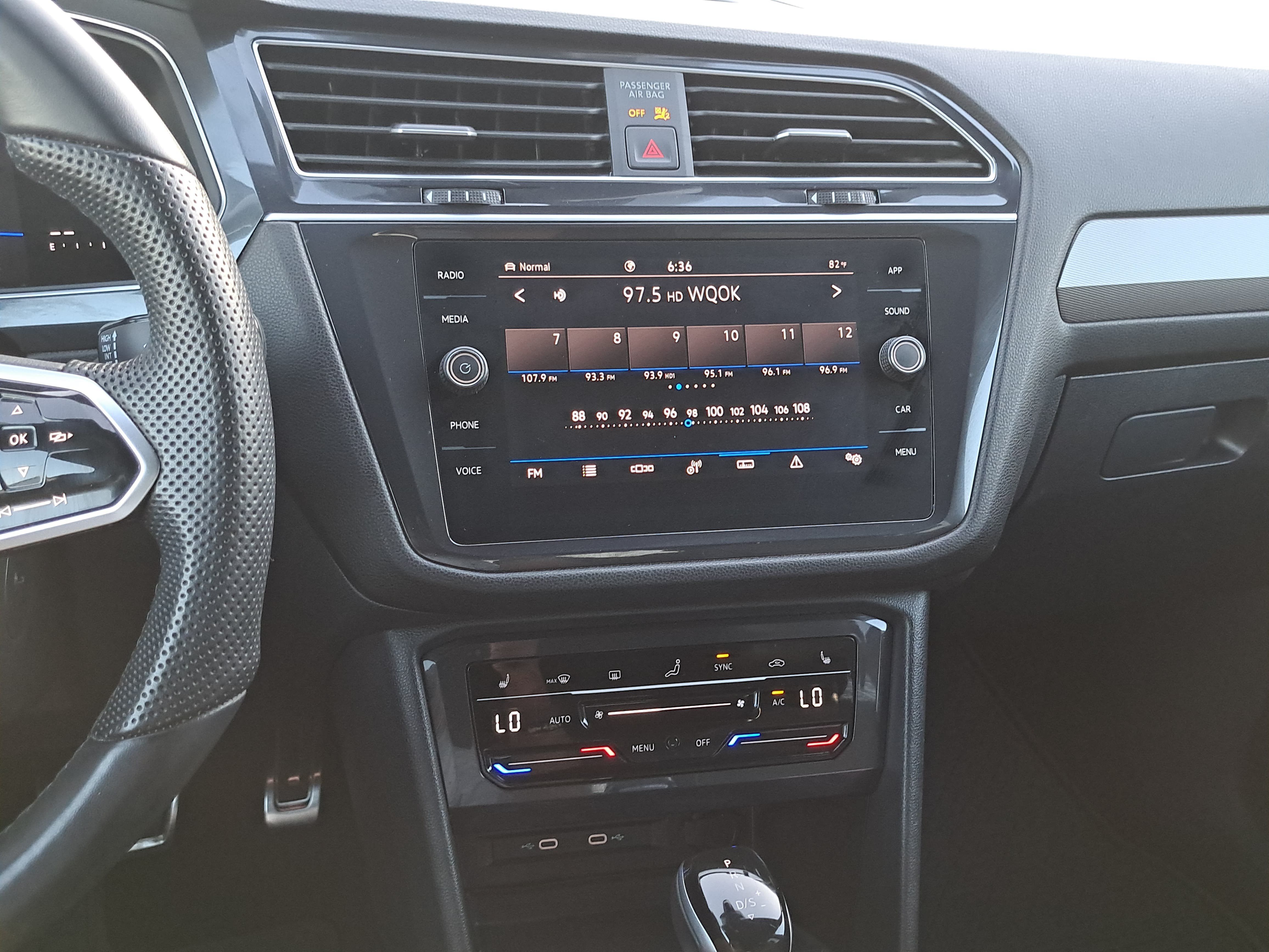 Used 2024 Volkswagen Tiguan SE R-Line AWD/4WD image 21