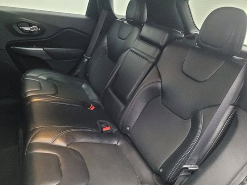 Used 2019 Jeep Cherokee Latitude Plus image 18