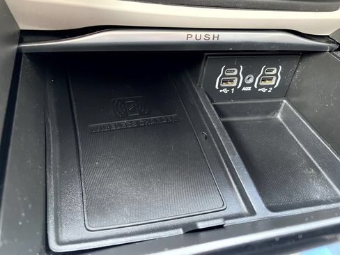 Used 2022 Chrysler Pacifica Limited FWD image 20