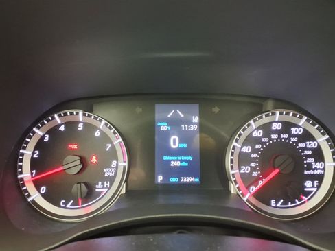 Used 2021 Toyota Highlander LE FWD image 25