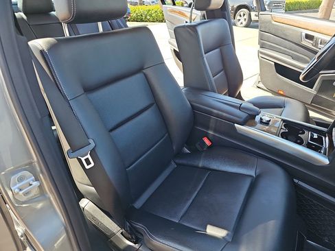 Used 2015 Mercedes-Benz E 250 BlueTEC Sedan image 10
