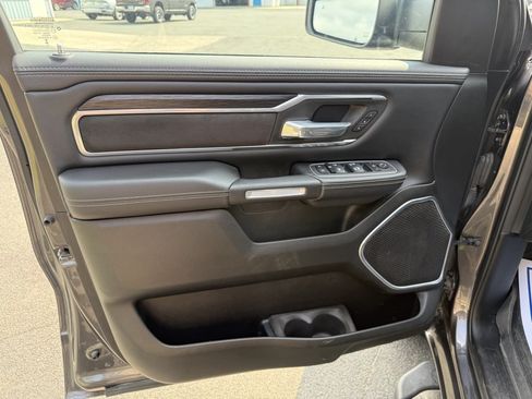 Used 2023 RAM 1500 Laramie AWD/4WD image 17