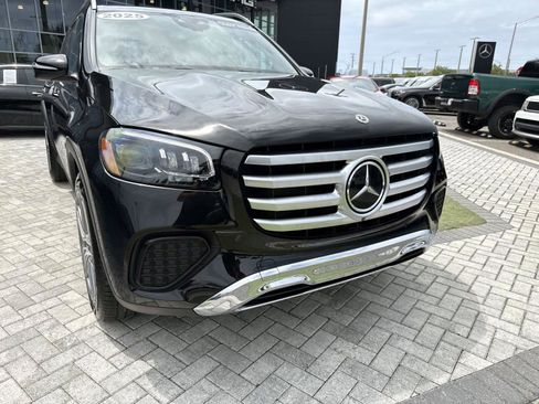 Used 2025 Mercedes-Benz GLS 450 4MATIC image 8
