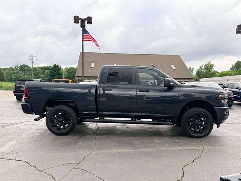 Used 2025 RAM 2500 Big Horn AWD/4WD image 7