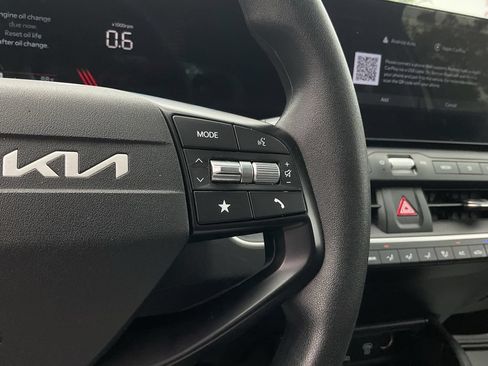 Used 2025 Kia K4 FWD image 31