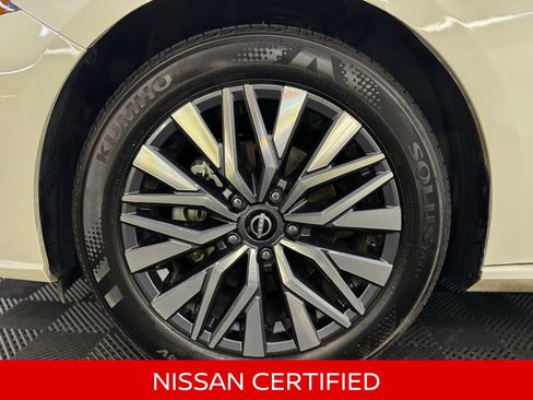 Certified 2025 Nissan Altima 2.5 SV FWD image 11