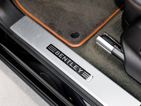 Used 2022 Bentley Bentayga image 14