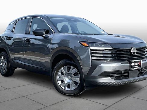 Used 2025 Nissan Kicks S w/ Charging Package image 5