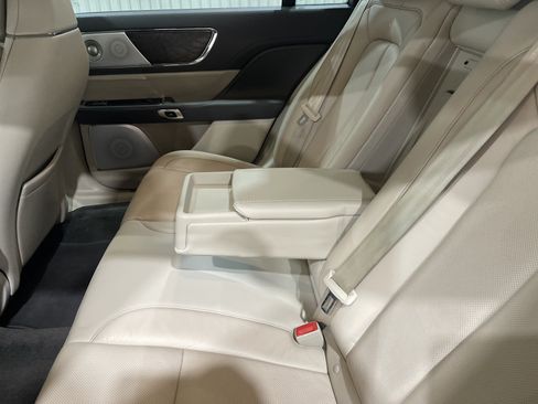 Used 2017 Lincoln Continental Reserve w/ Luxury Package AWD/4WD image 13