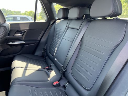 Used 2024 Mercedes-Benz GLC 300 4MATIC w/ AMG Line image 33