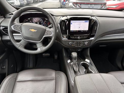 Used 2023 Chevrolet Traverse High Country AWD/4WD image 17